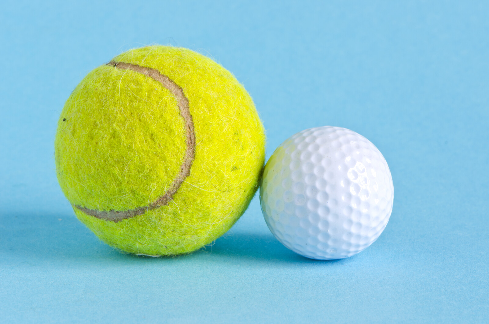 Tennis- och golfboll